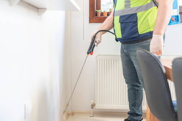Best Cockroach Control Services  in Mcdonald, OH